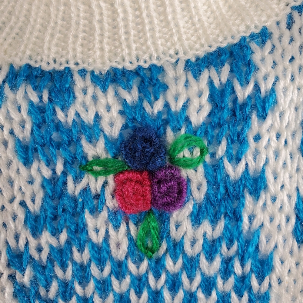 80s Vintage Womens Sweater White Blue Pink Green Geometric Flowers Size Medium - Picture 3 of 7